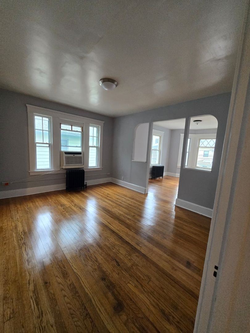 Meriden Apartment: 33 Prescott Street