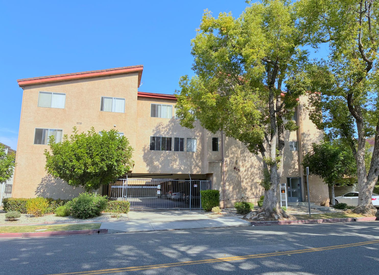 Glendale Apartment: 461 W. California Ave.