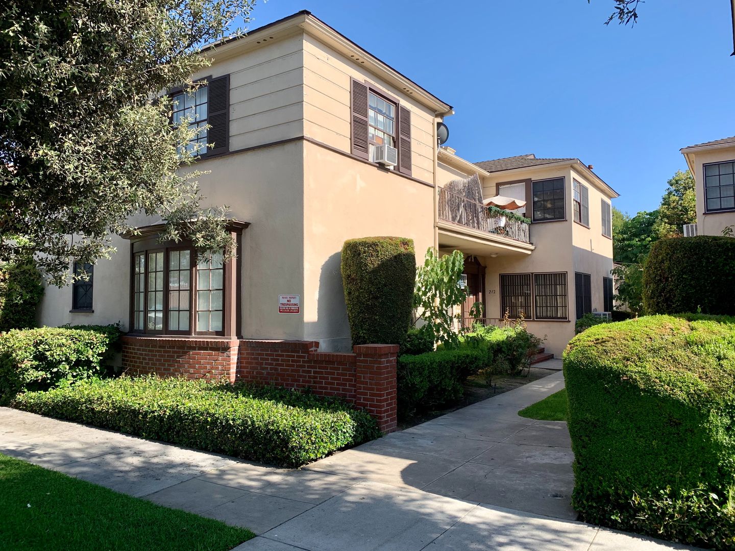 GLENDALE Apartment: 206-212 E. ELK AVE.