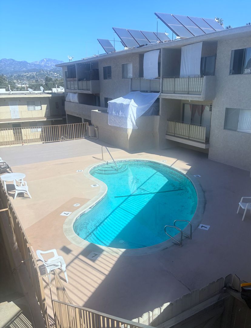 GLENDALE Apartment: 518 E. CYPRESS ST.