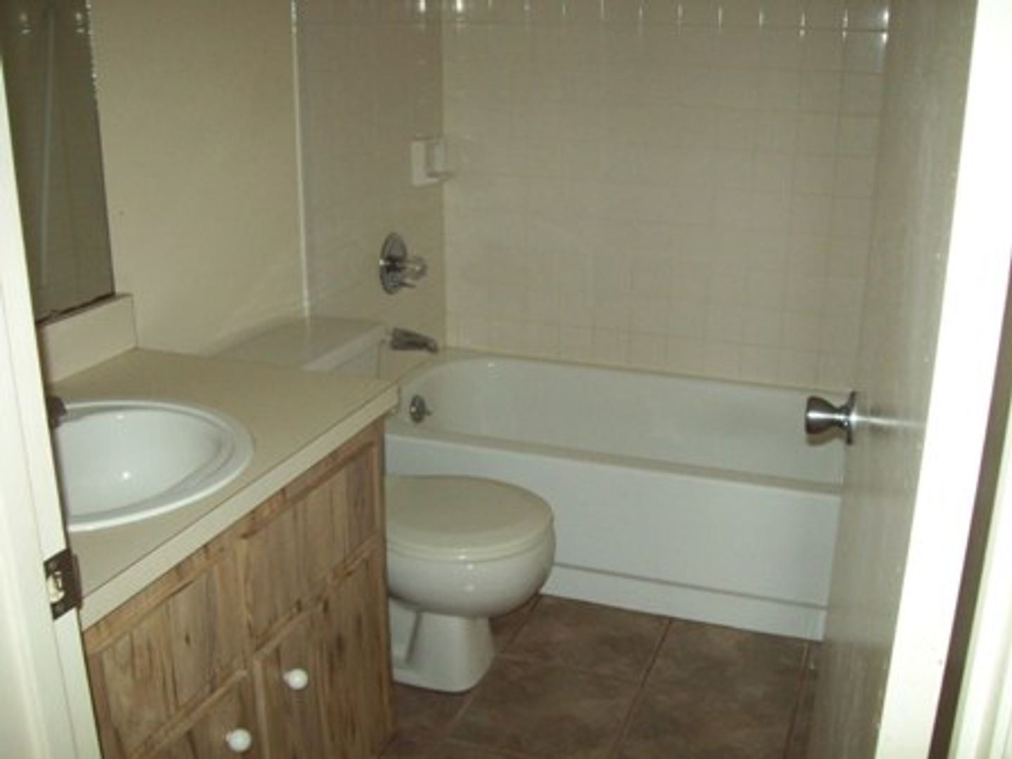 670 SE 28th Place Unit D photo 7