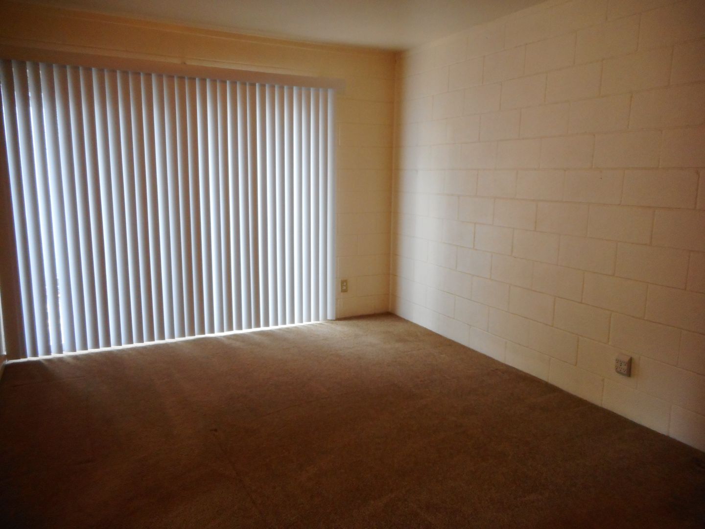 2037 NE 2nd Street - 10 photo 9