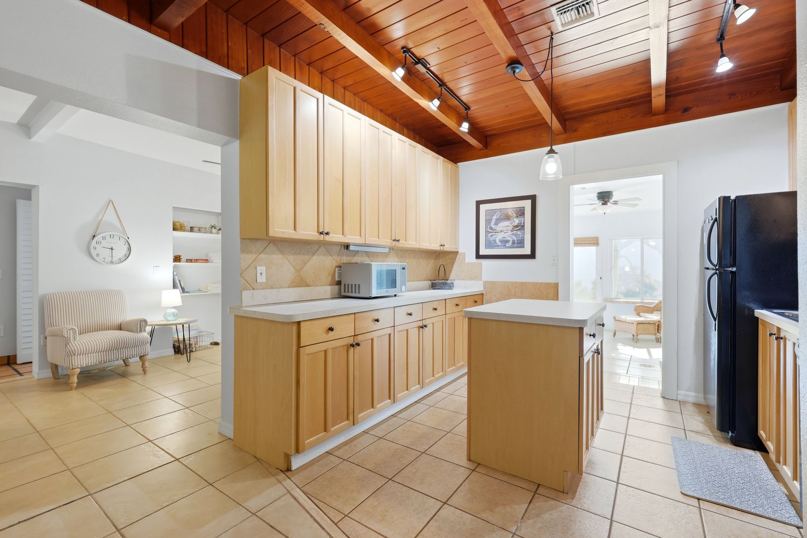 428 Court Street photo 9