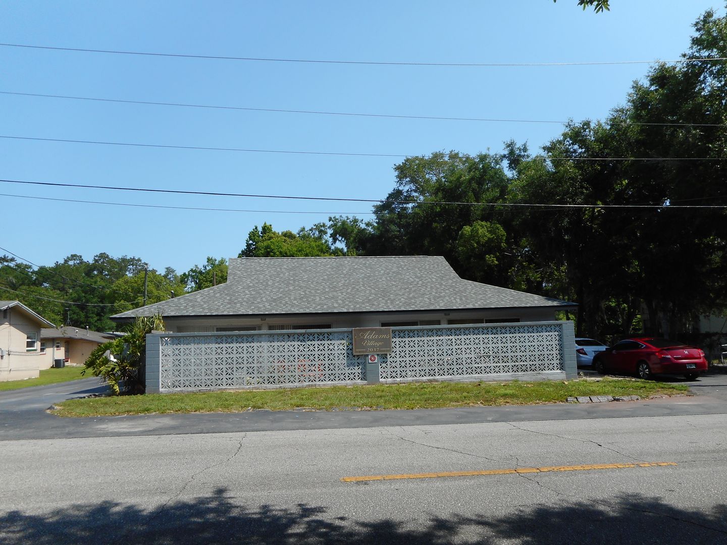2037 NE 2nd Street - 10 photo 2