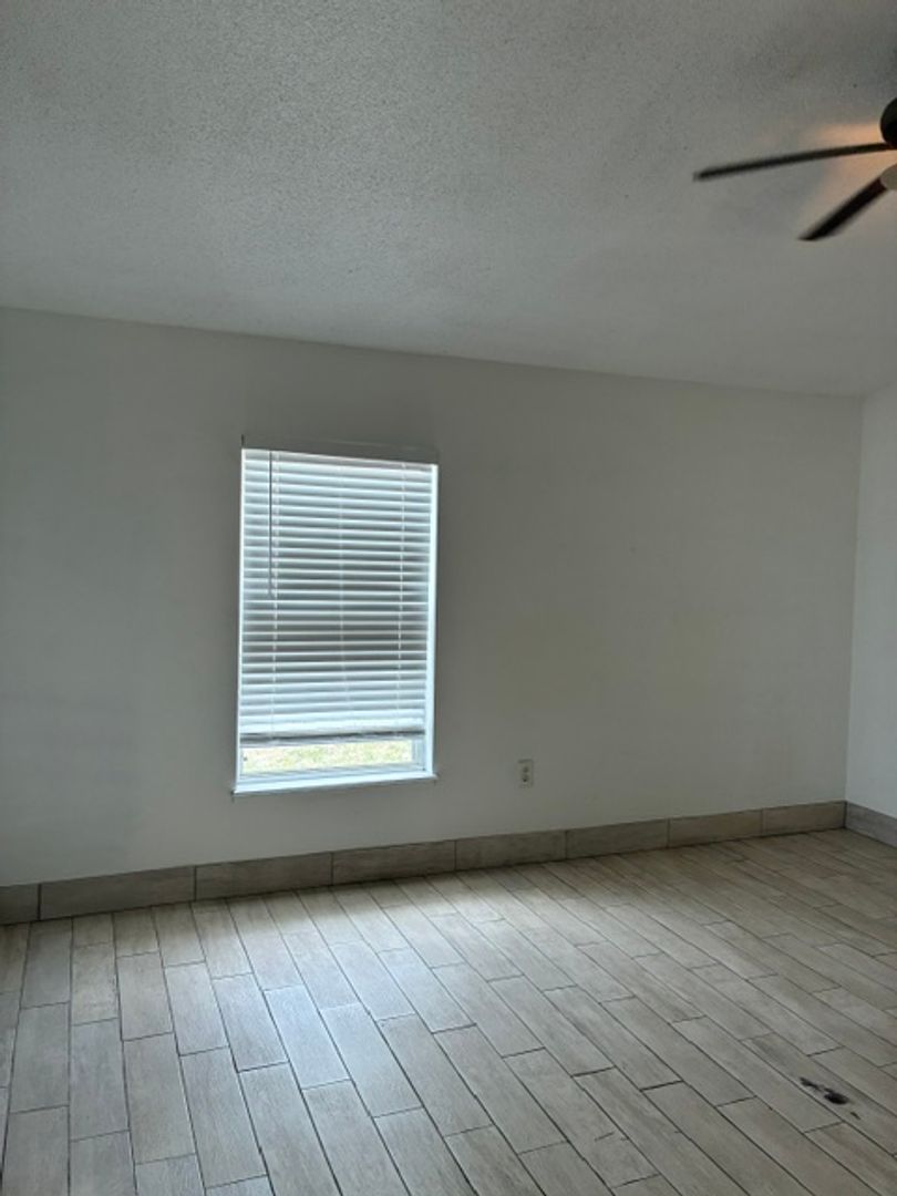 616 Sunway Lane photo 12