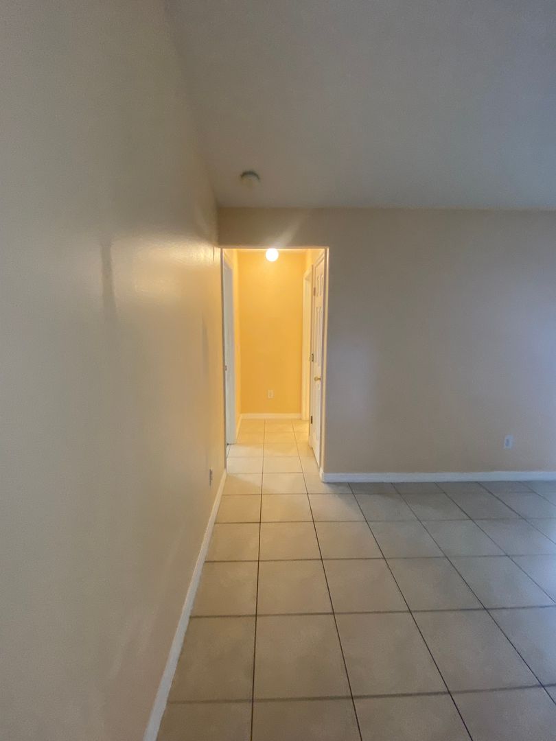 102 Coventry Road photo 28