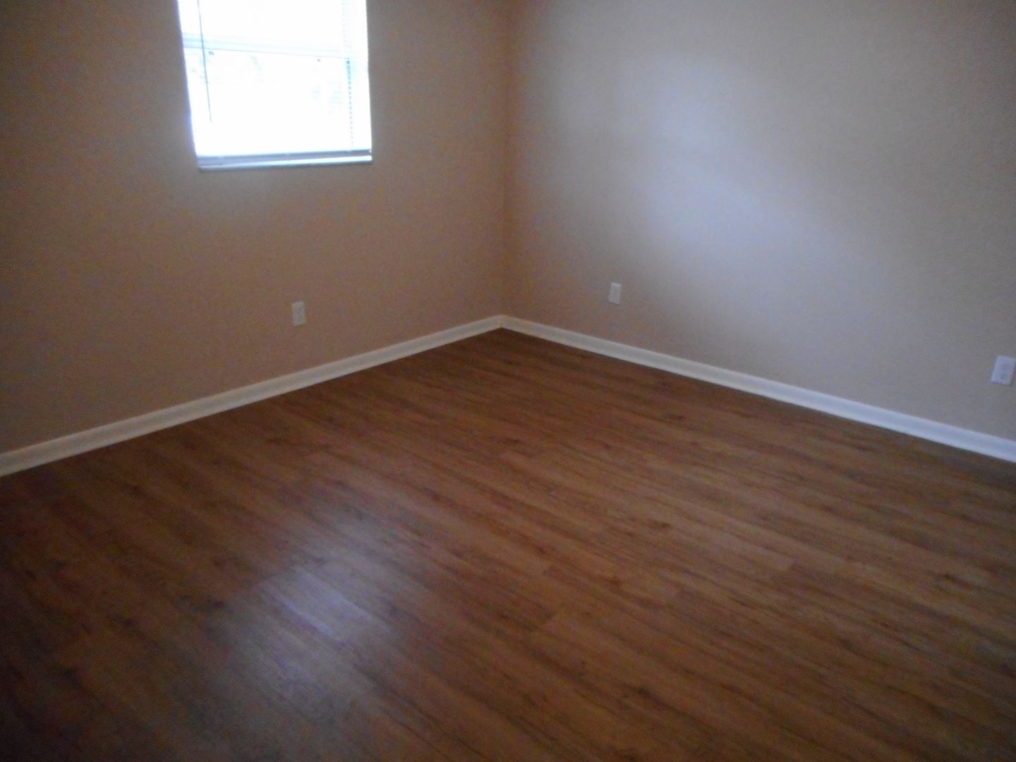 661 NE 26th Court - C photo 5