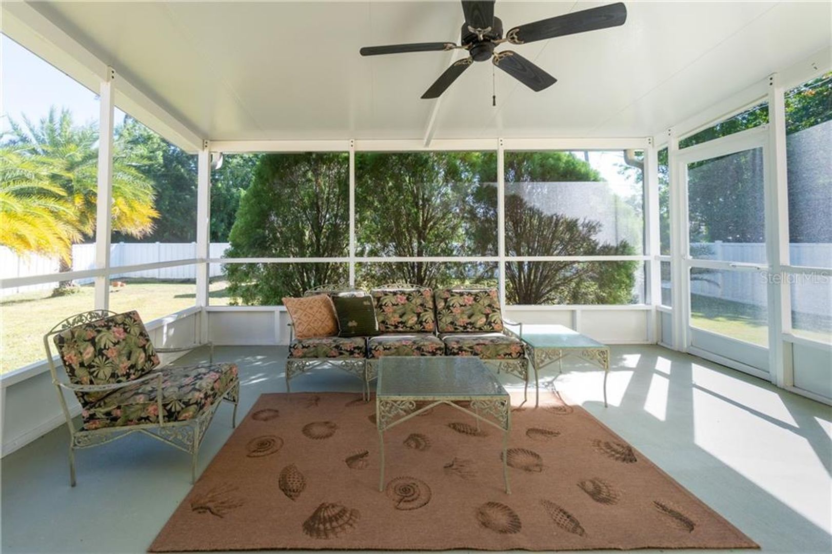 637 Gaines Street NW photo 4