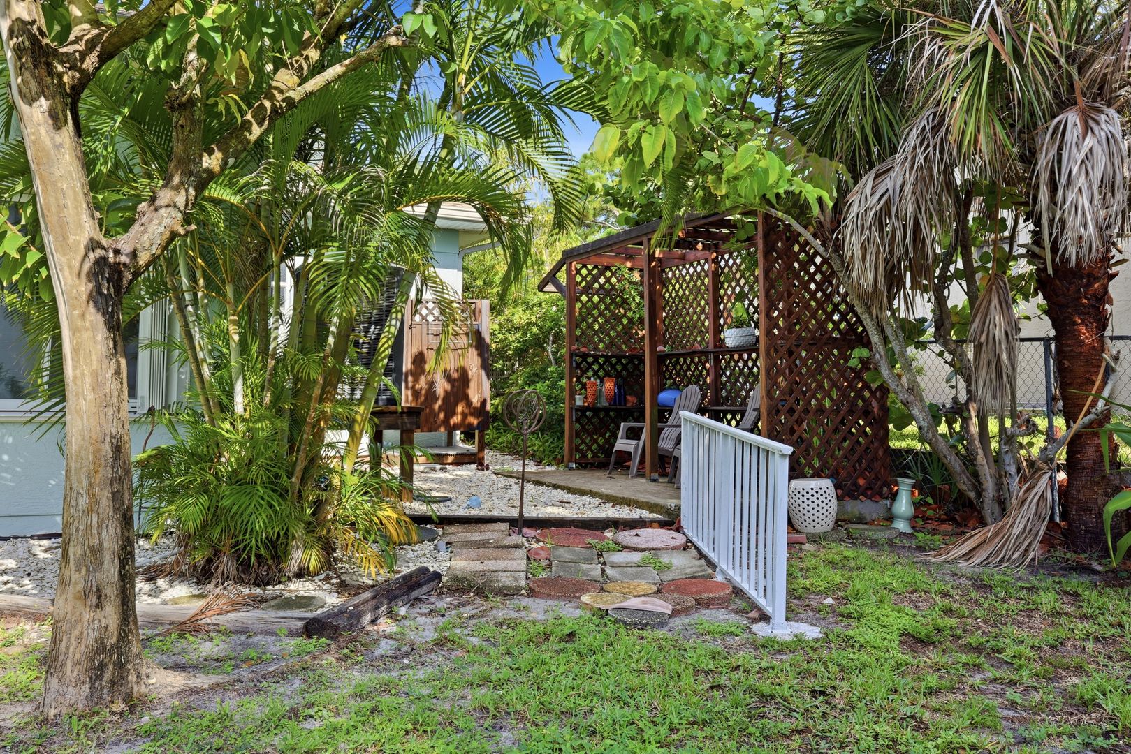 428 Court Street photo 31
