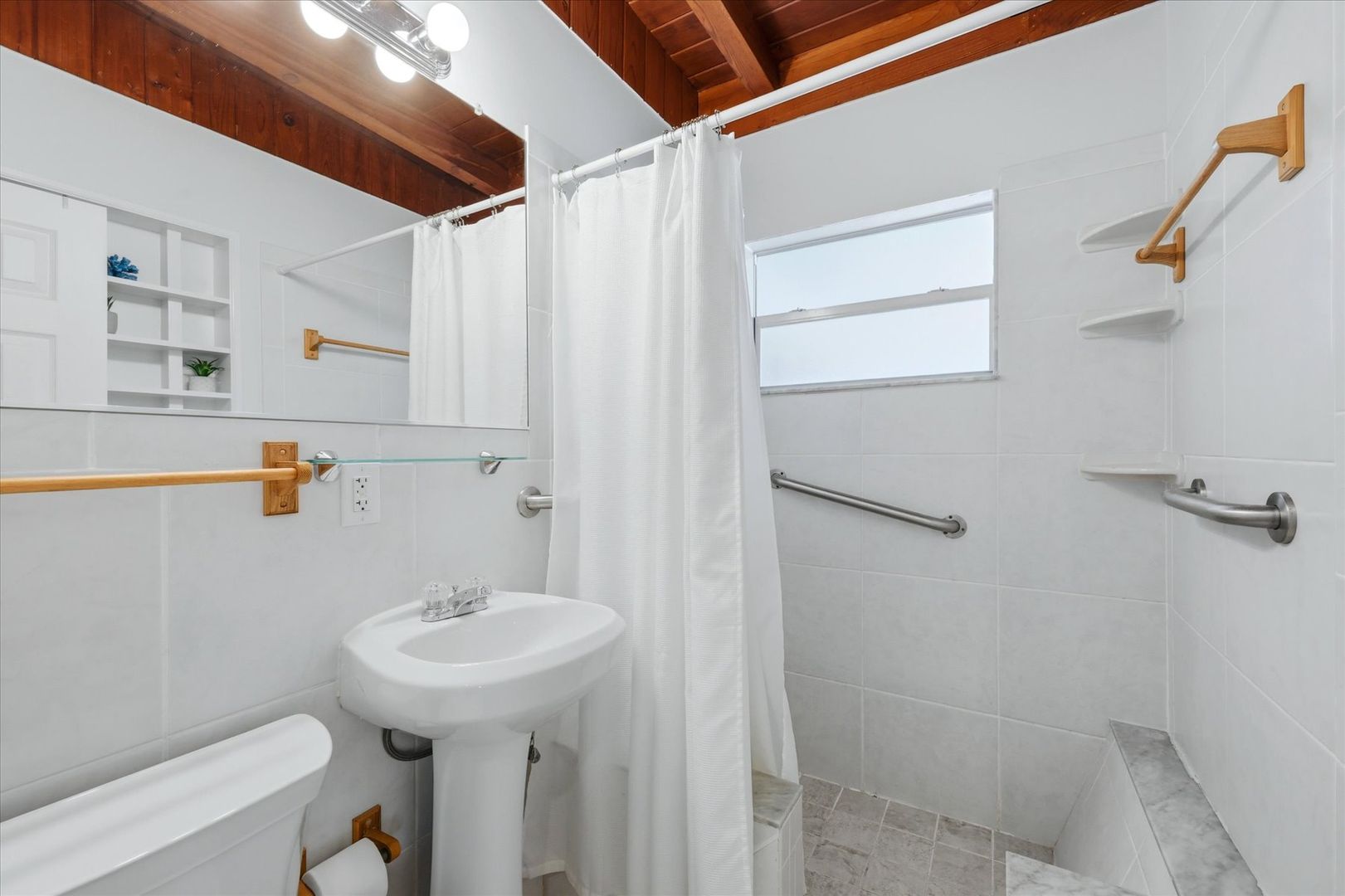 428 Court Street photo 21
