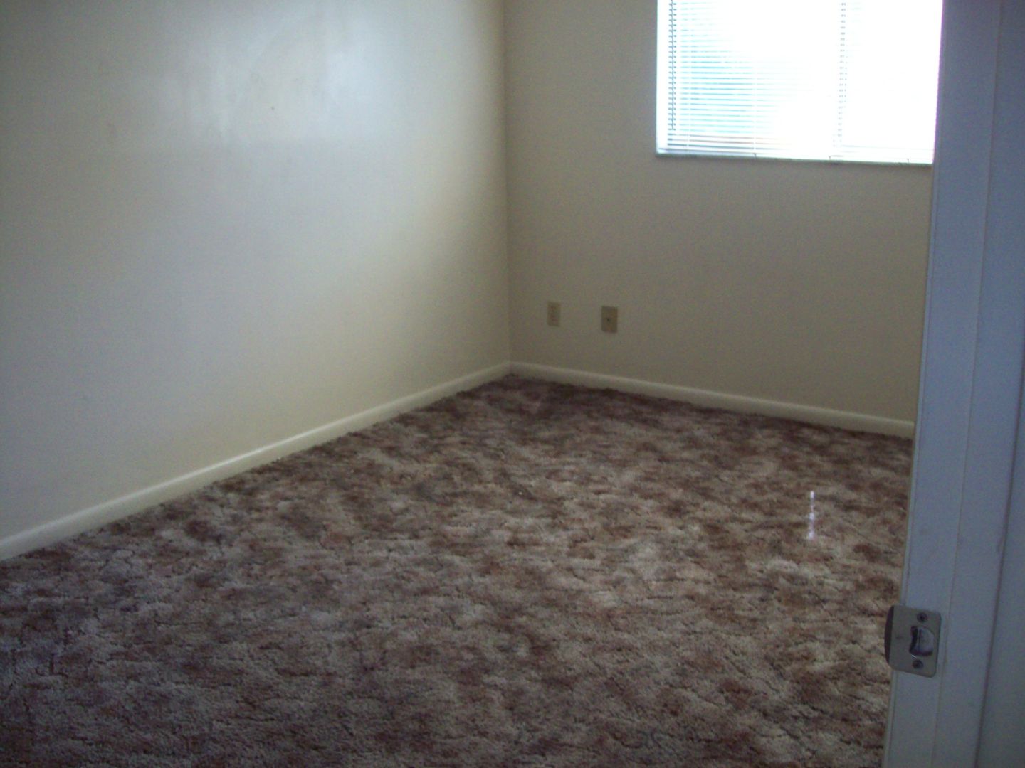 670 SE 28th Place Unit D photo 9