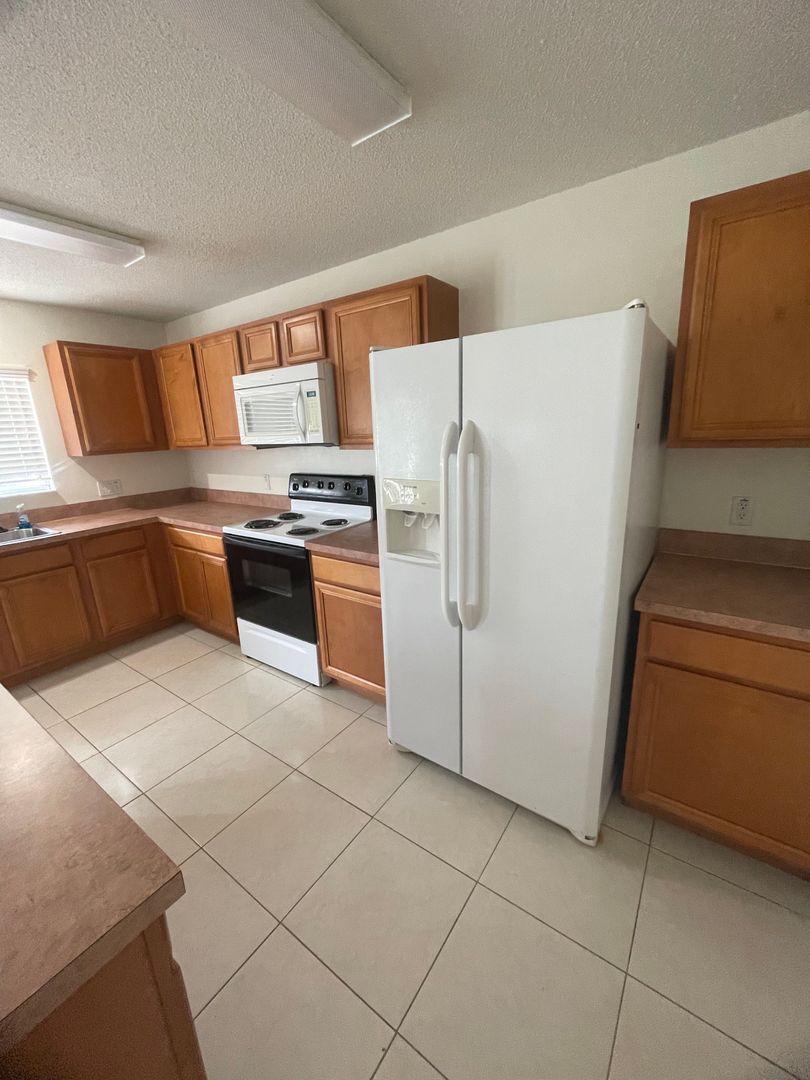 257 Canna Drive photo 3