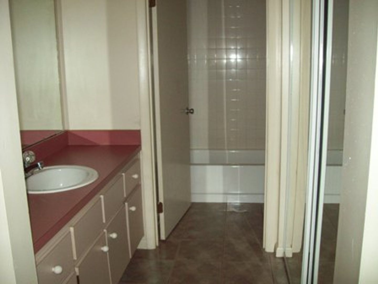 670 SE 28th Place Unit D photo 10