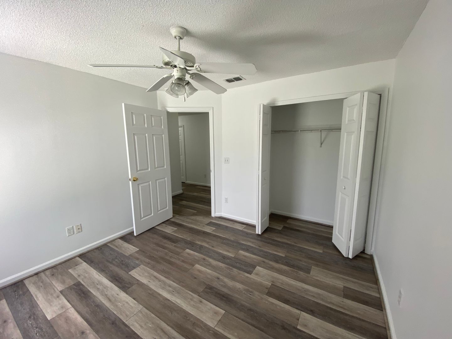 15718 Bay Vista Dr. photo 16