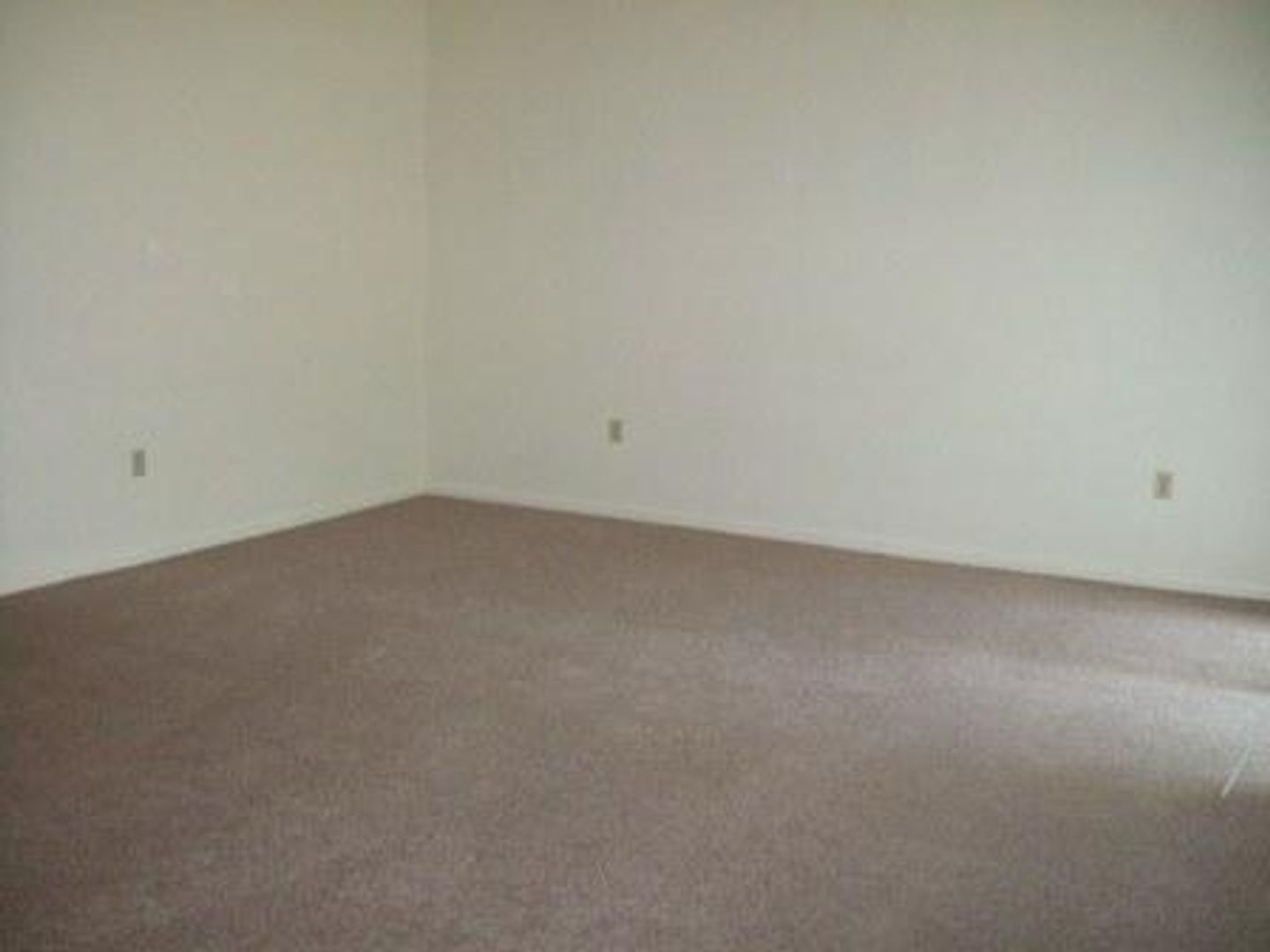 2909 SE 7th Avenue - D photo 3