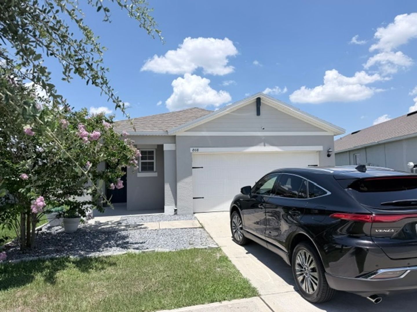 808 Brooklet Dr photo 3