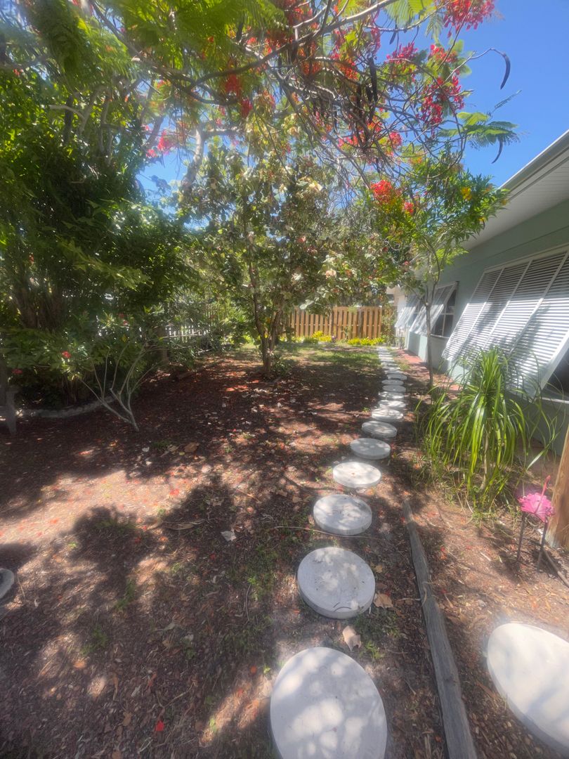 428 Court Street photo 12