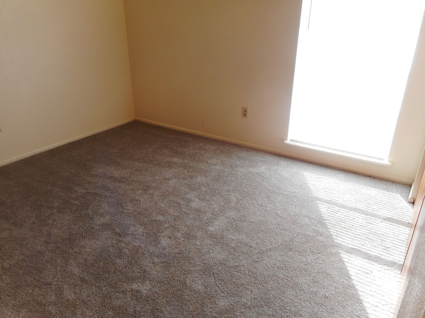 5460 SE 29th Place - B photo 2