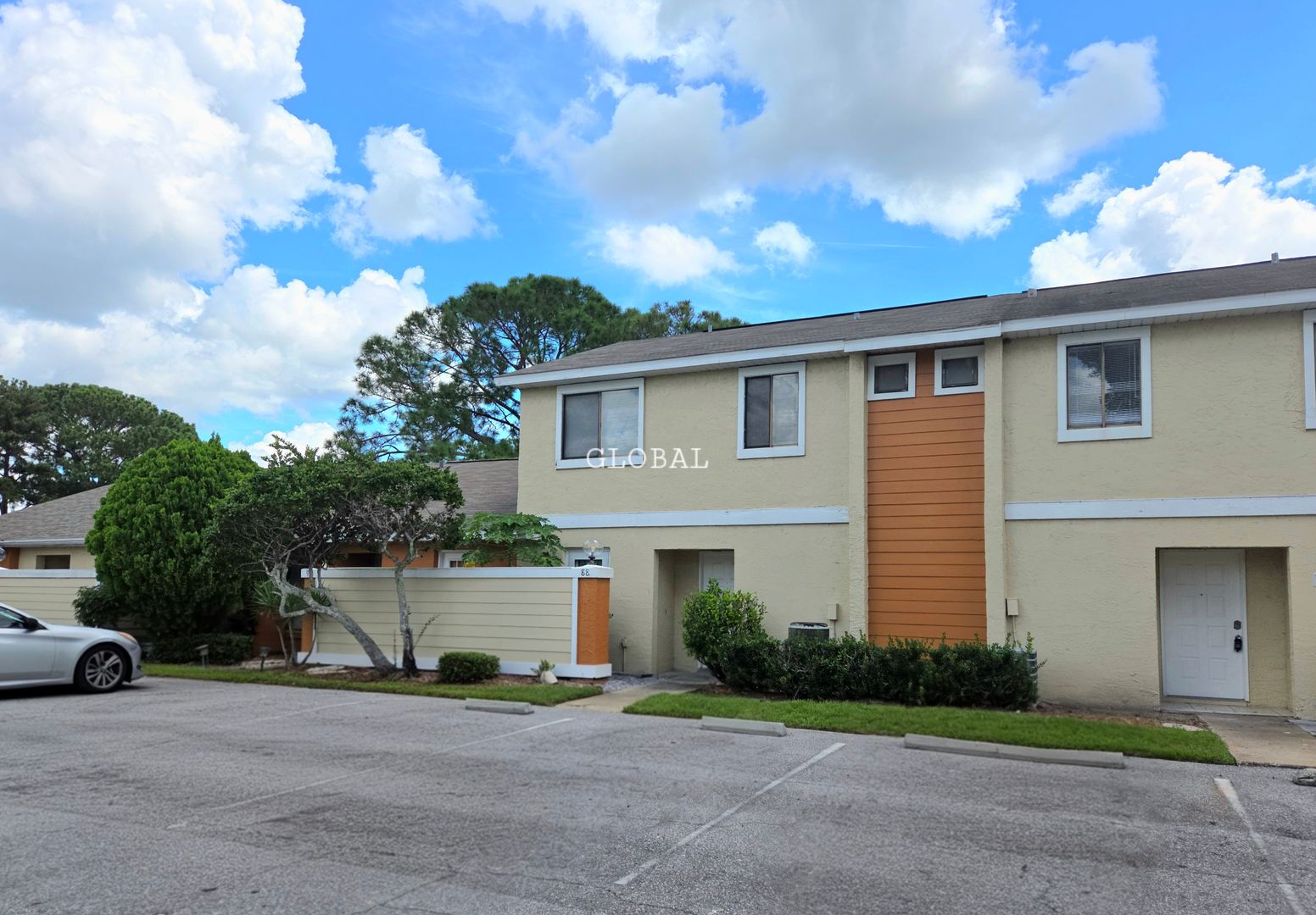 Kissimmee Townhome: 88 Silver Park Circle