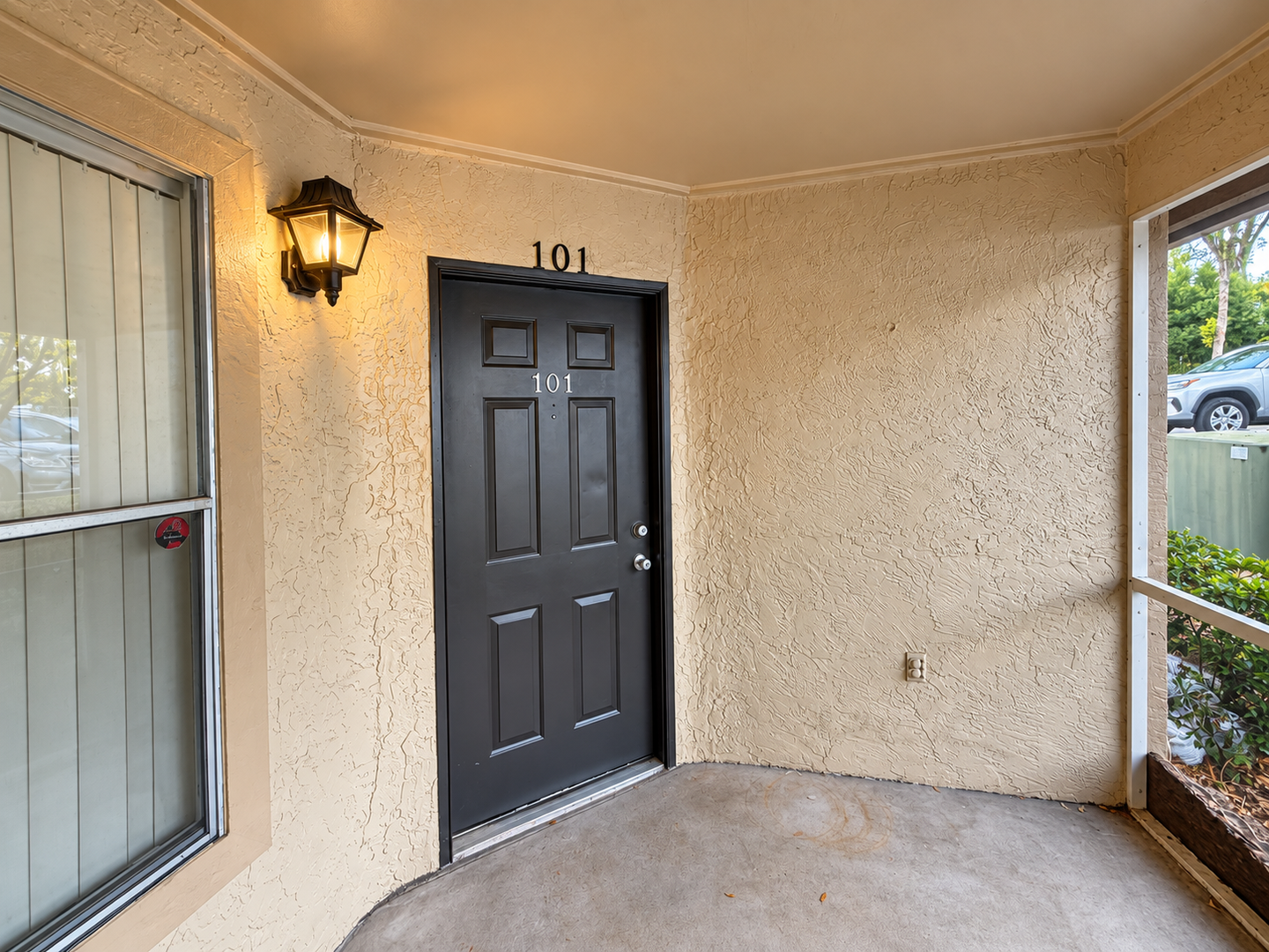 974 Leeward Place Unit 101 photo 4