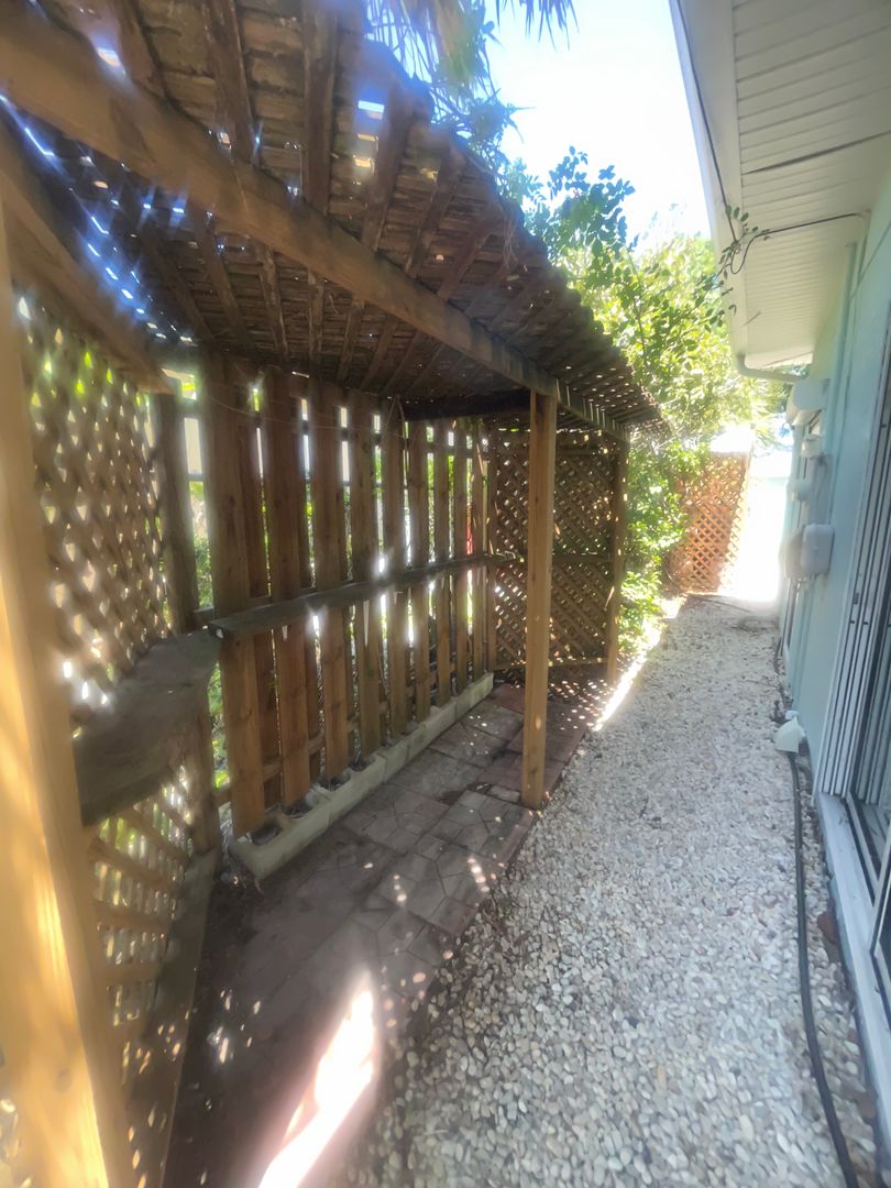 428 Court Street photo 14