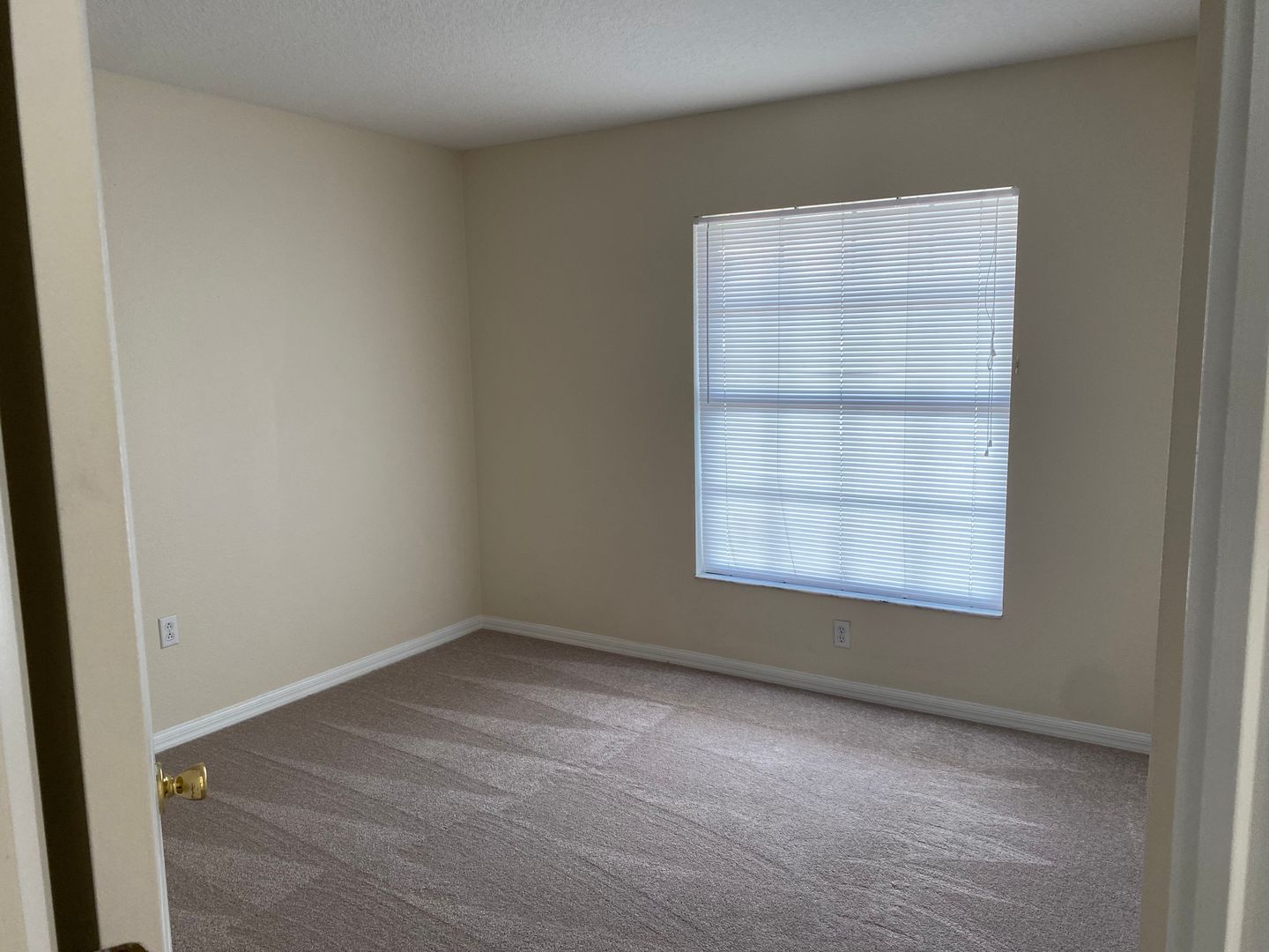 1201 Cedarwood Way photo 3