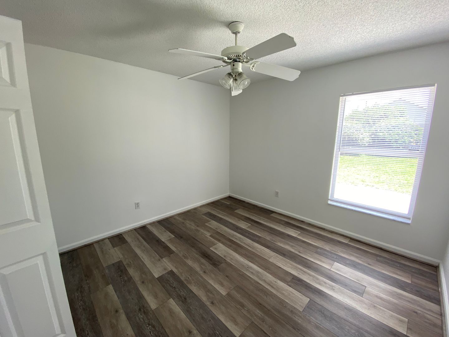 15718 Bay Vista Dr. photo 15