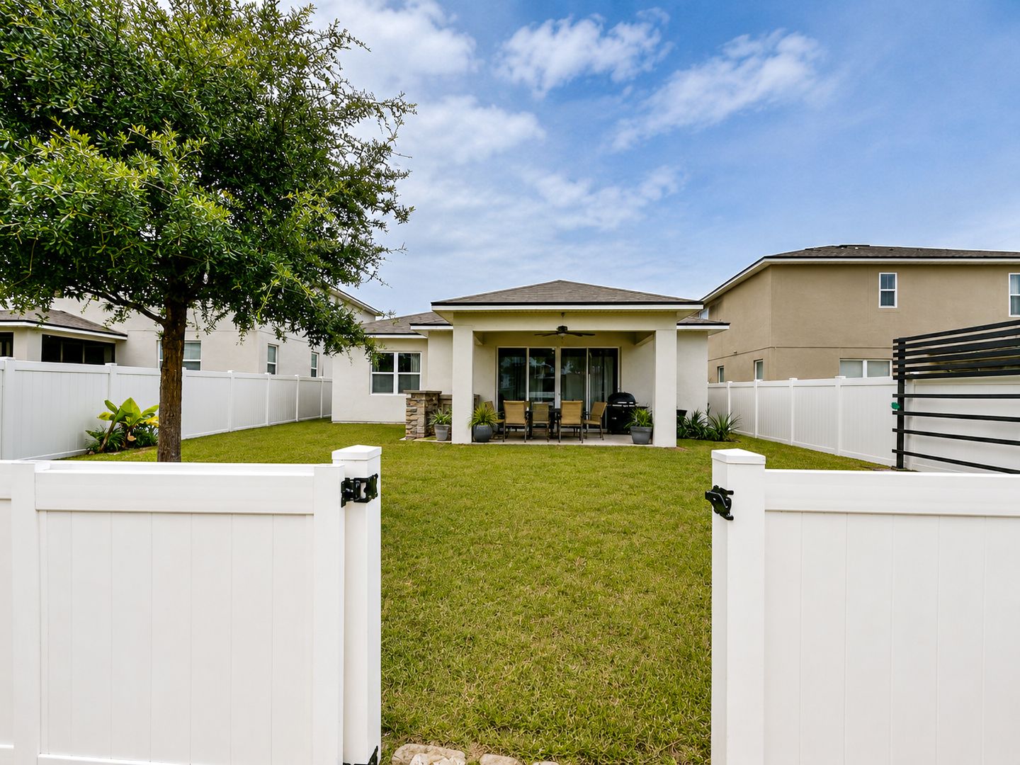576 Buchannan Dr. photo 21