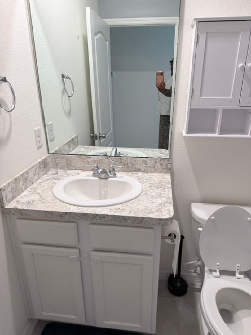 808 Brooklet Dr photo 18