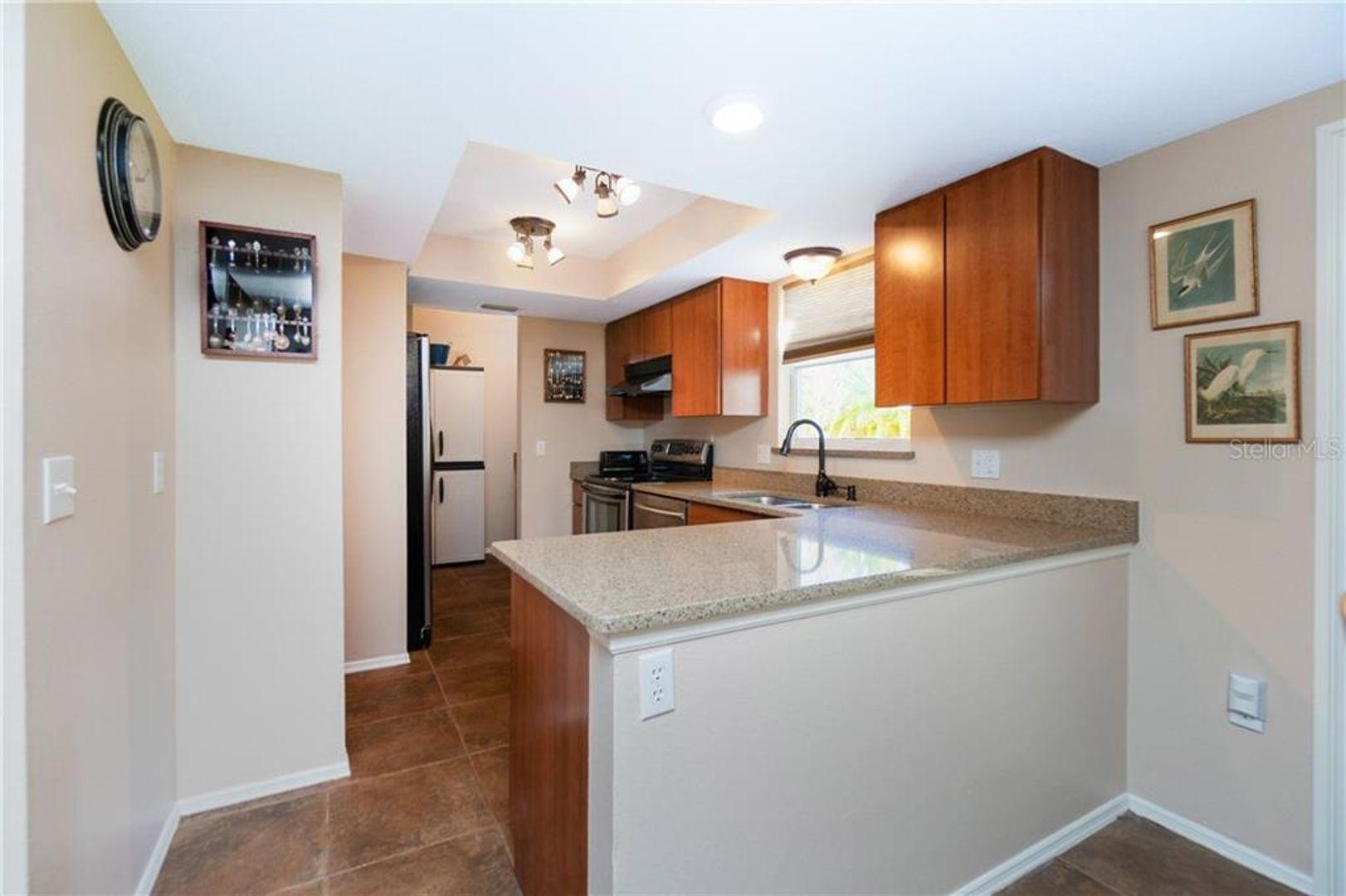 637 Gaines Street NW photo 9