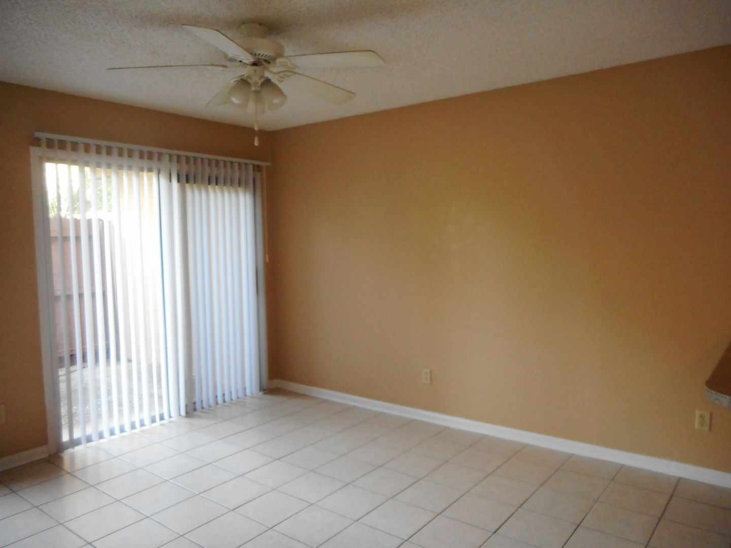 641 NE 26th Court - A photo 4