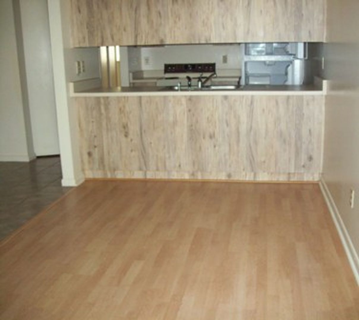 670 SE 28th Place Unit D photo 2
