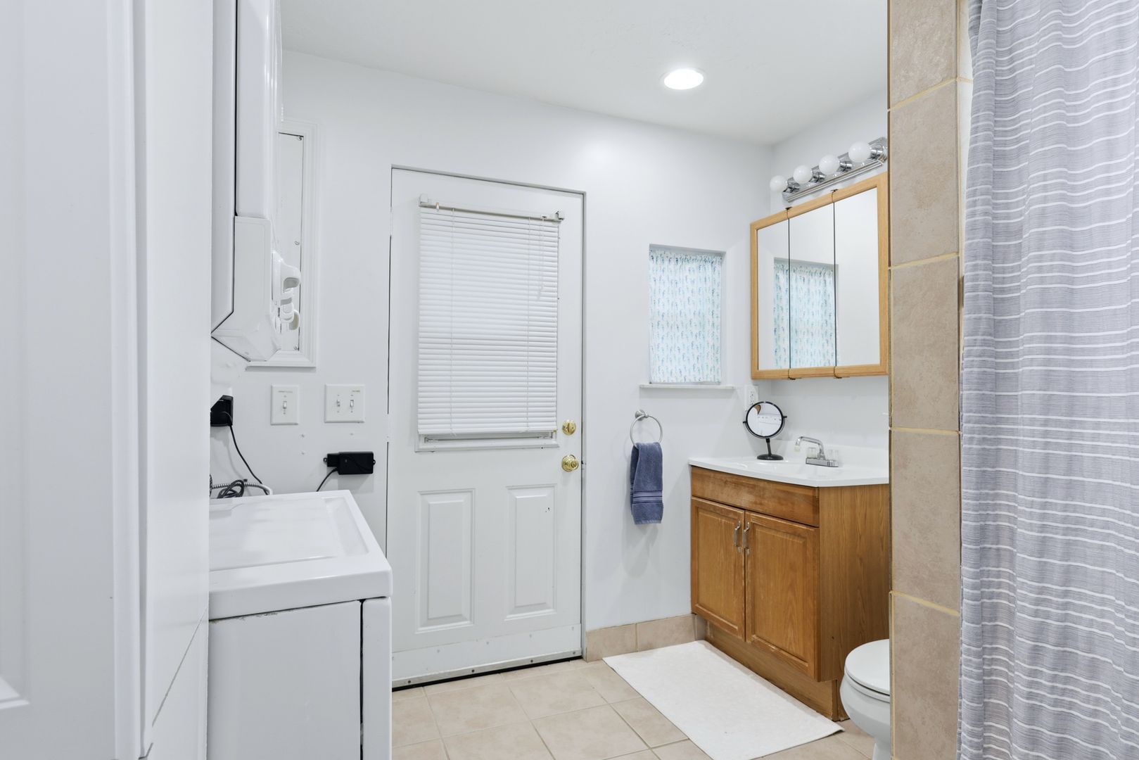 428 Court Street photo 24