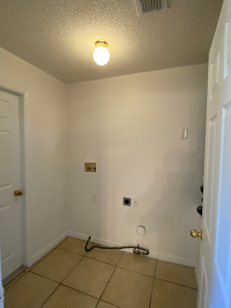 15327 Lafite Ln. photo 9