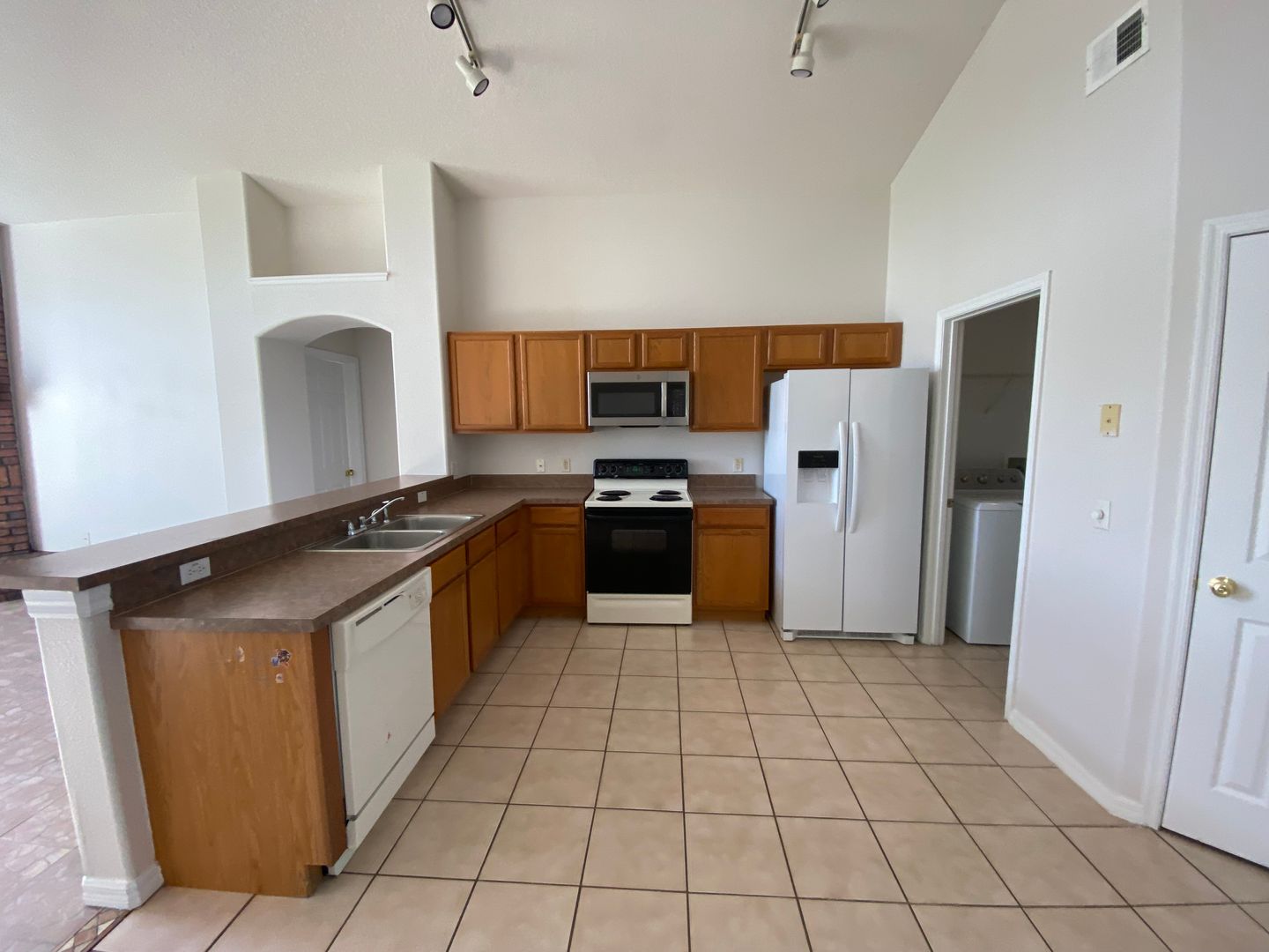 434 Cassia Dr. photo 9