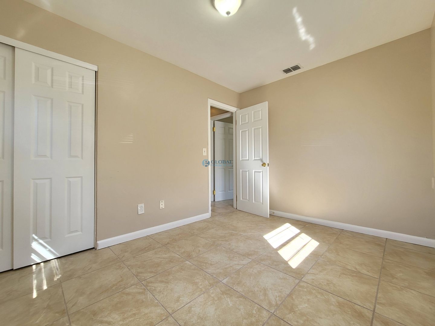 6119 Melbourne Ave photo 3