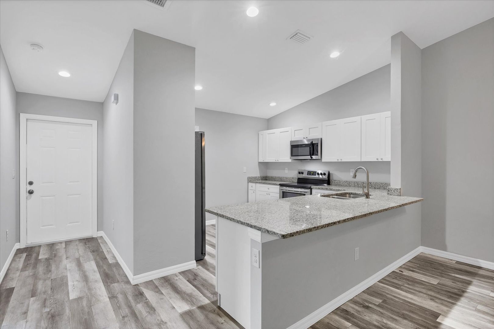 13298 Blytheville Ave. photo 4