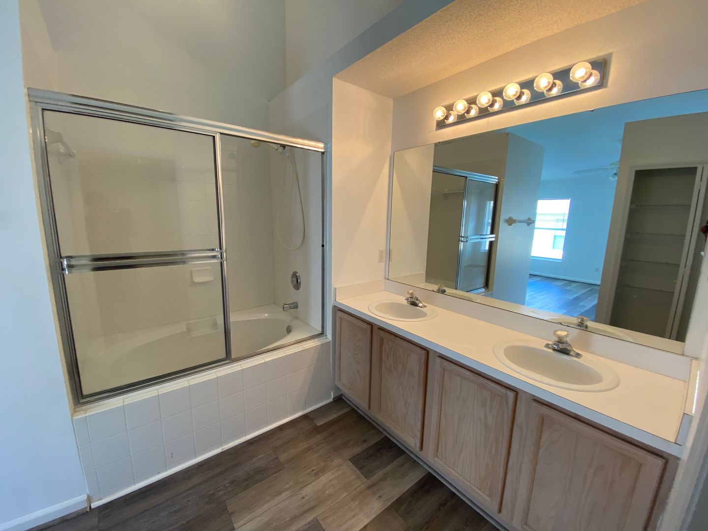 15718 Bay Vista Dr. photo 17