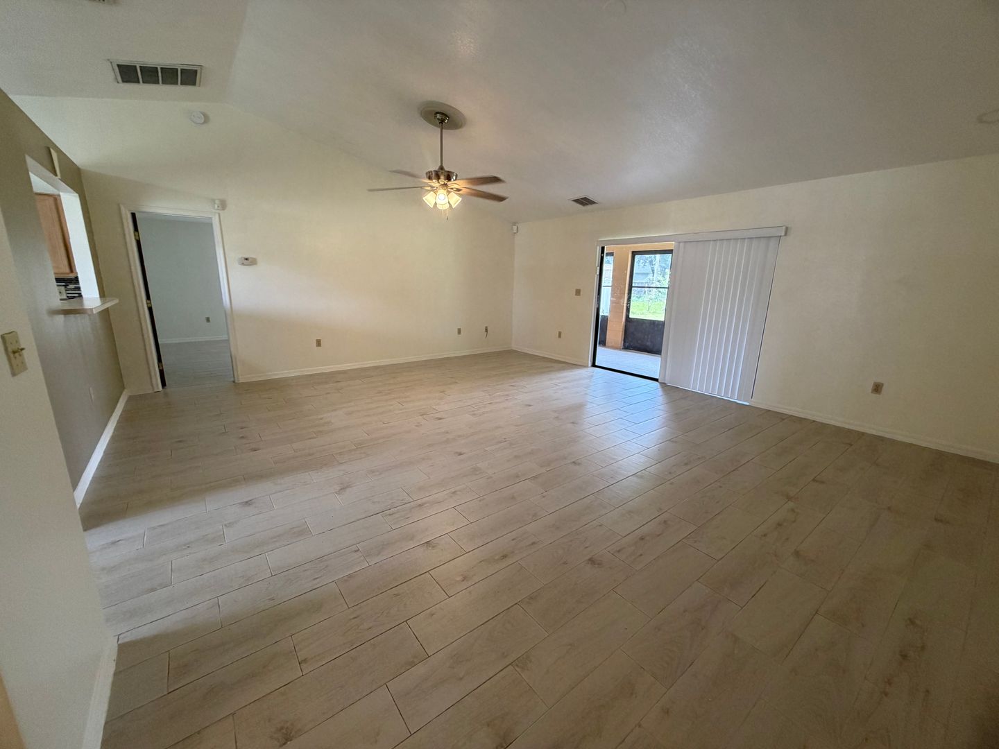 608 Antelope Lane photo 4