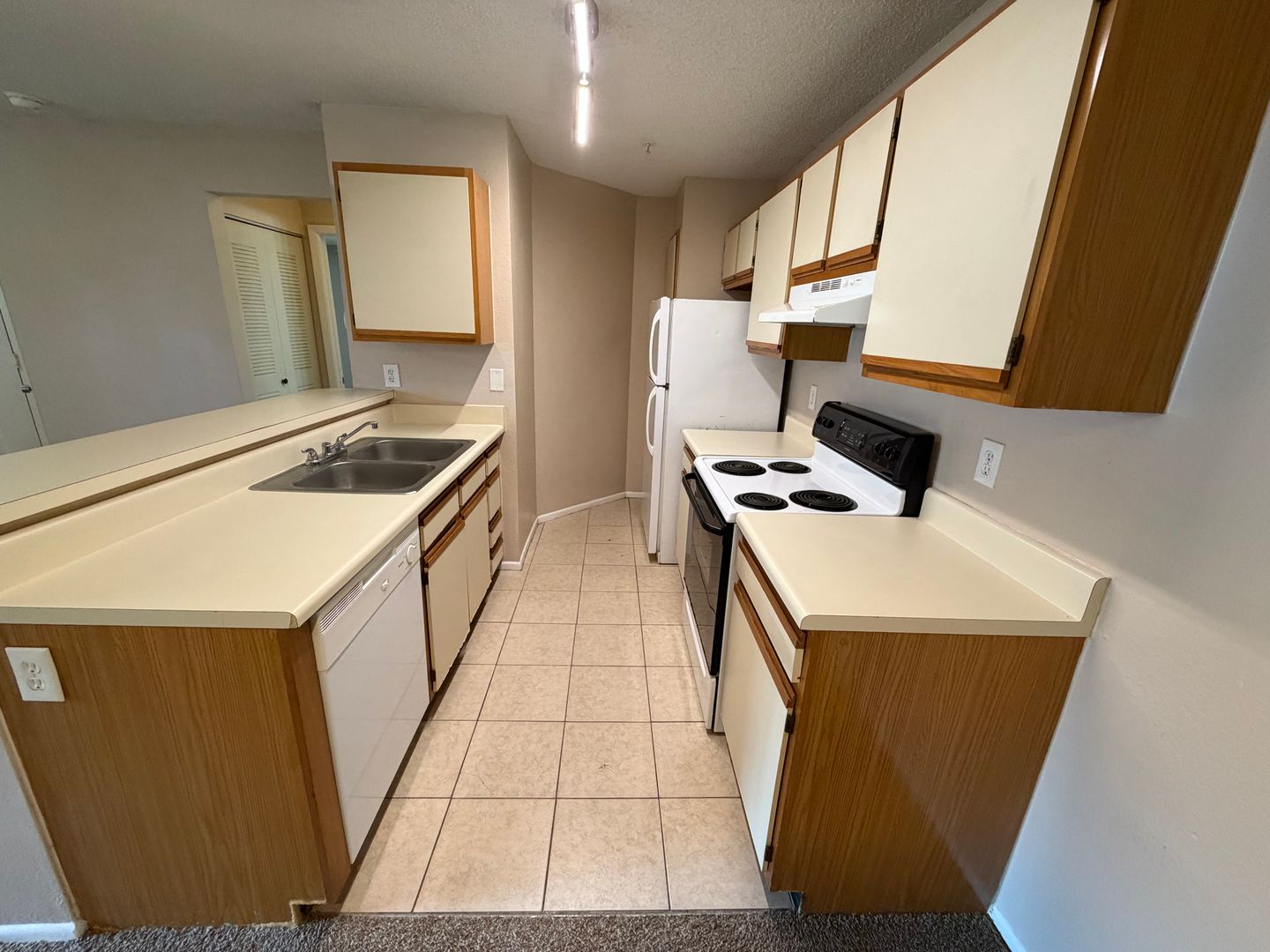 974 Leeward Place Unit 101 photo 5