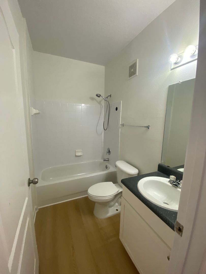 8843 Villa View Circle, Unit 201 photo 11
