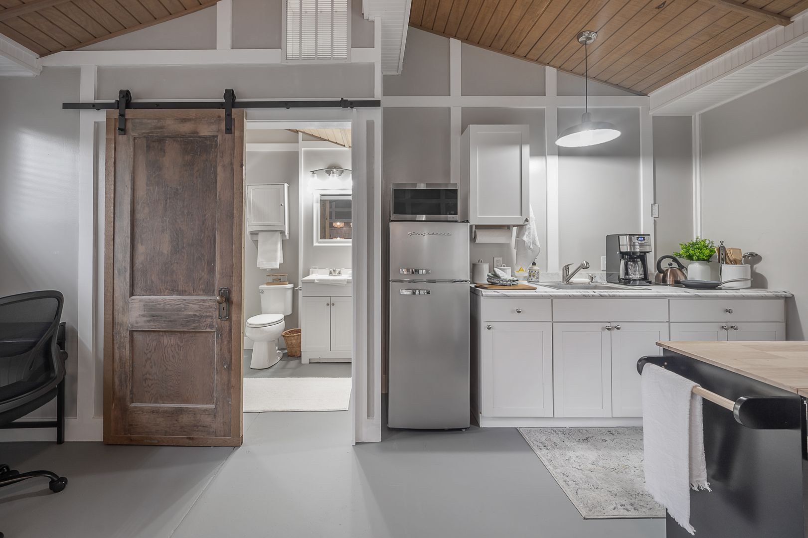 213 W. Frierson Studio 6 of 12