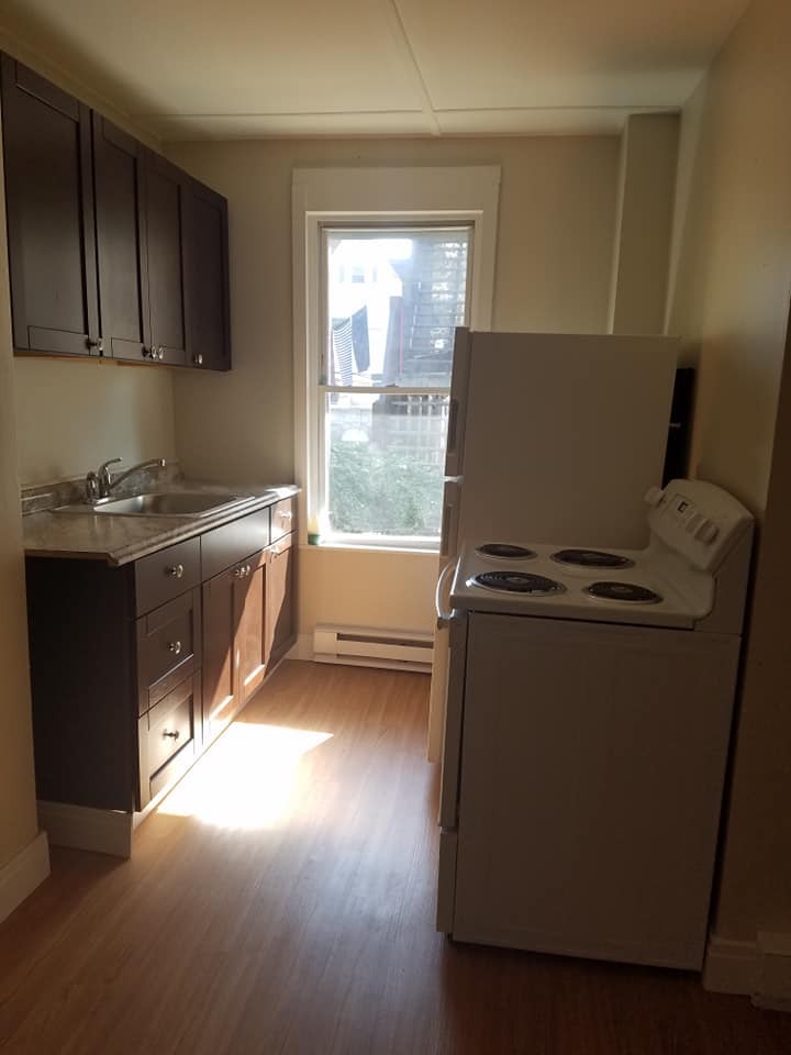 Waterbury Apartment: 10 Second Ave