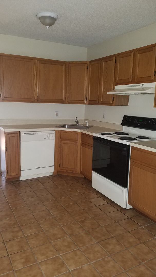 Waterbury Apartment: 26 & 32 Farragut St