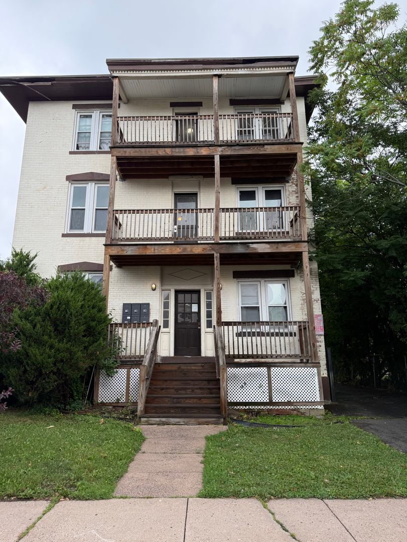Hartford Apartment: 24-26 Alden St
