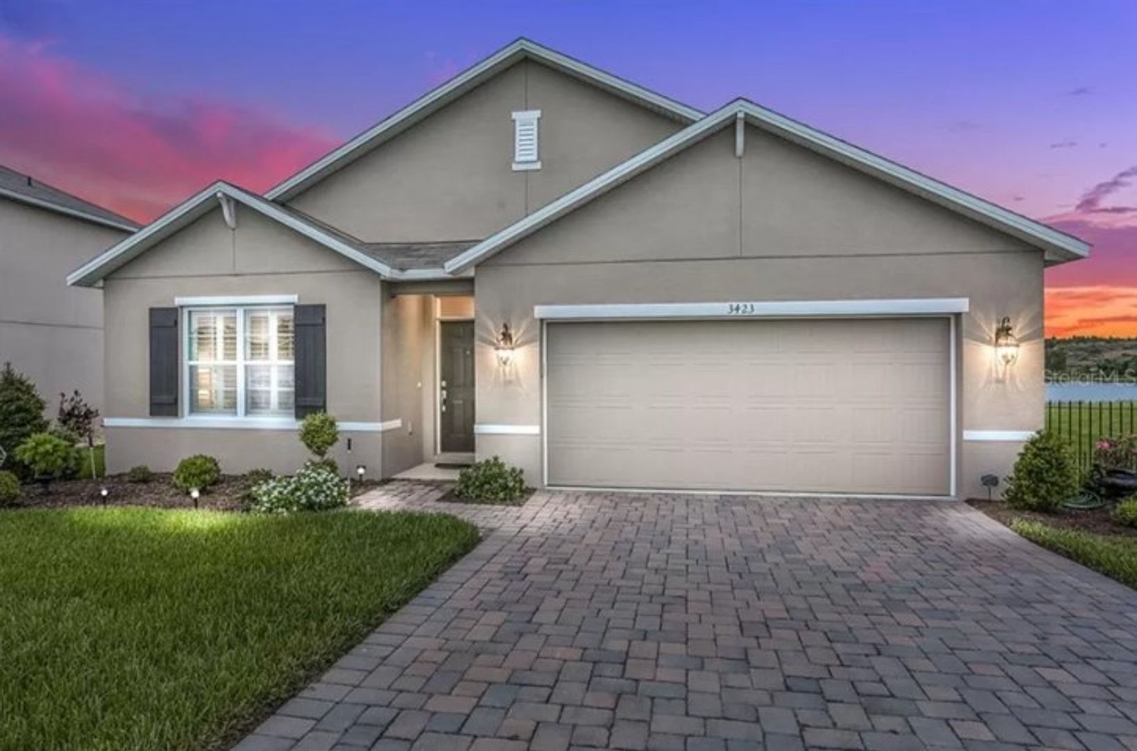 Tavares House: 3423 Landing View