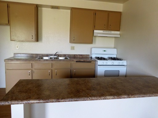 Adelanto Apartment: 18400 Montezuma St.
