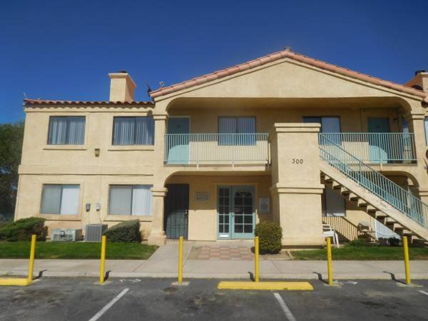 Adelanto Apartment: 11775 Bartlett Ave.