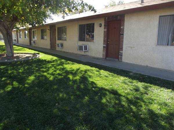Adelanto Apartment: 18400 Montezuma St.