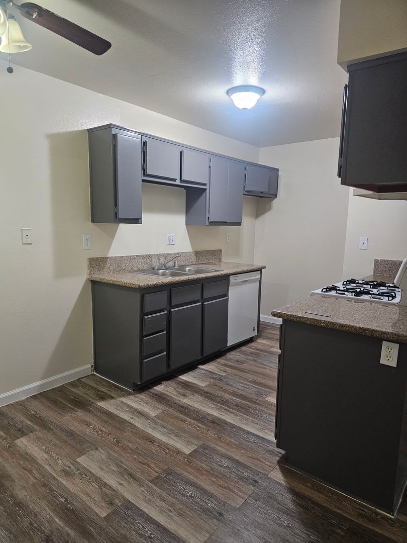 Adelanto Apartment: 11775 Bartlett Ave.